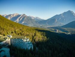 Romantic Getaways: Exploring the Enchanting Destinations of Banff National Park, Canada